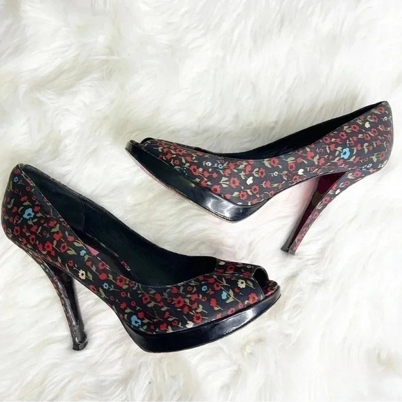 Betsey Johnson Satin Flower Pumps Size 7.5 Shoes Peep Toe Rosy II Black y2k - Picture 7 of 9